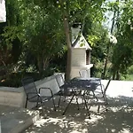 Apartman In Mit Garten- Terrasse Und Grill By Interhome